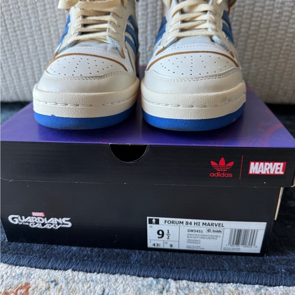 Adidas x Marvel Sneakers - Forum Hi 84 - Blue and Cream - Picture 3 of 8